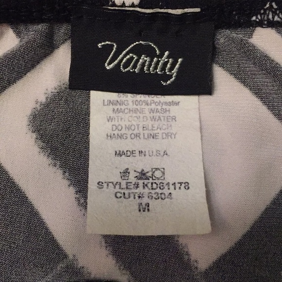 Vanity strapless back and white dress - Picture 3 of 3